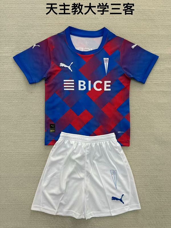 UNIVERSIDAD CATOLICA KID KIT