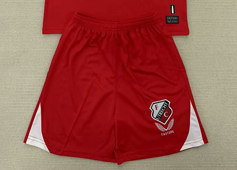 UTRECHT SHORT