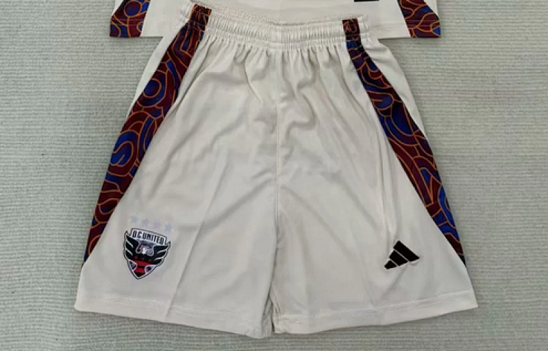 D.C. UNITED SHORT