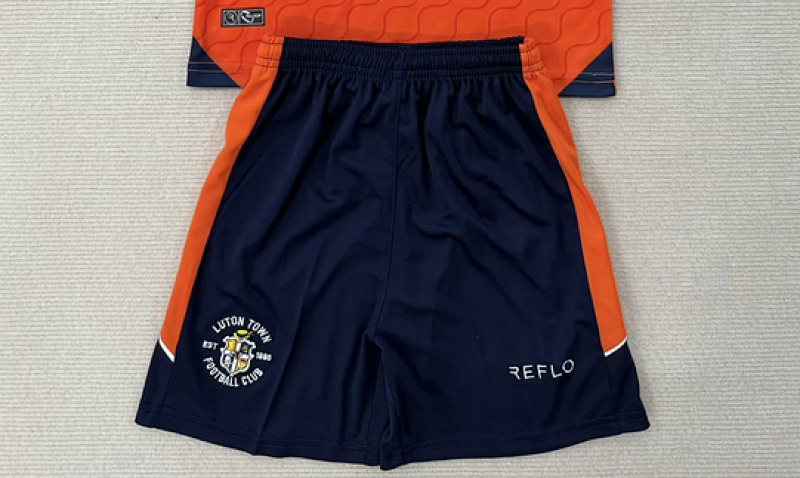 LUTON SHORT