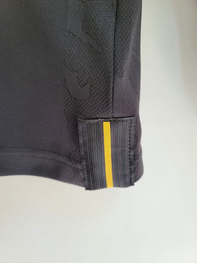 MAN U LONG SLEEVE PLAYER VERSION